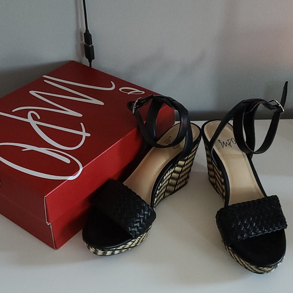 Impo black osana wedge. EUC worn once